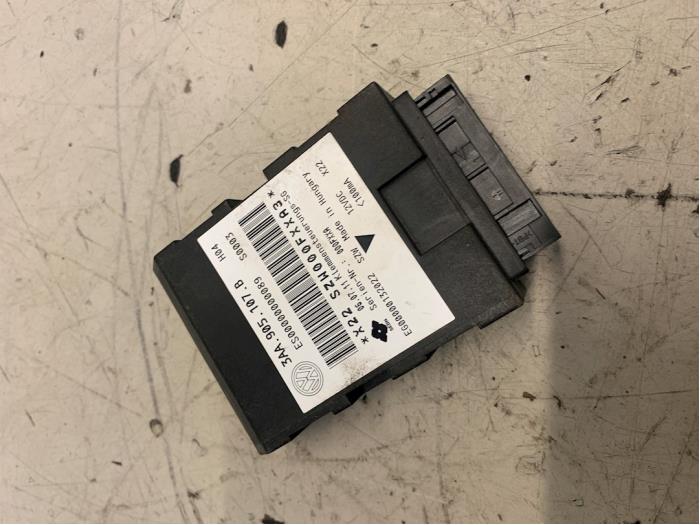 Gebruikte Start/Stop computer Volkswagen Passat CC (357) 2.0 TDI 16V 170 Prijs € 20,00 Margeregeling aangeboden door Poolman autodemontage