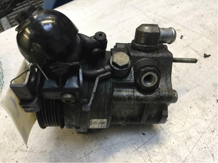 Gebruikte Pomp Servo BMW 7 serie (E65/E66/E67) 735i,Li 3.6 V8 32V Prijs € 50,00 Margeregeling aangeboden door Poolman autodemontage