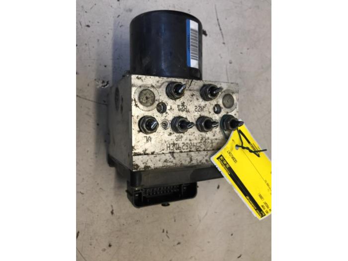 Gebruikte ABS Pomp Volkswagen Passat Variant (3C5) 2.0 FSI 16V Prijs € 100,00 Margeregeling aangeboden door Poolman autodemontage