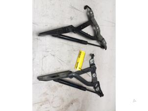 Gebruikte Scharnier Achterklep Audi RS 5 (8F7) 4.2 V8 32V Prijs € 30,00 Margeregeling aangeboden door Poolman autodemontage