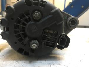 Dynamo van een Opel Insignia Sports Tourer 2.0 CDTI 16V 130 ecoFLEX 2011
