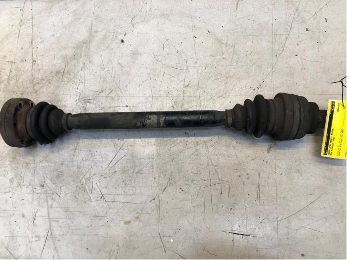 Gebruikte Aandrijfas rechts-achter BMW 5 serie (E39) 520i 24V Prijs € 30,00 Margeregeling aangeboden door Poolman autodemontage