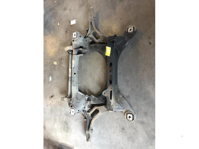 Gebruikte Subframe Volkswagen Touareg (7LA/7L6) 5.0 TDI V10 Prijs € 50,00 Margeregeling aangeboden door Poolman autodemontage