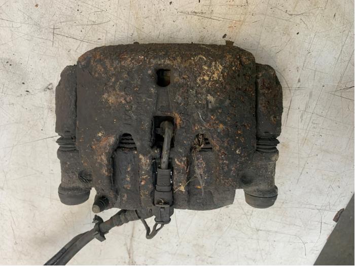 Remklauw (Tang) rechts-voor van een Iveco New Daily IV 35C15V, 35C15V/P 2007