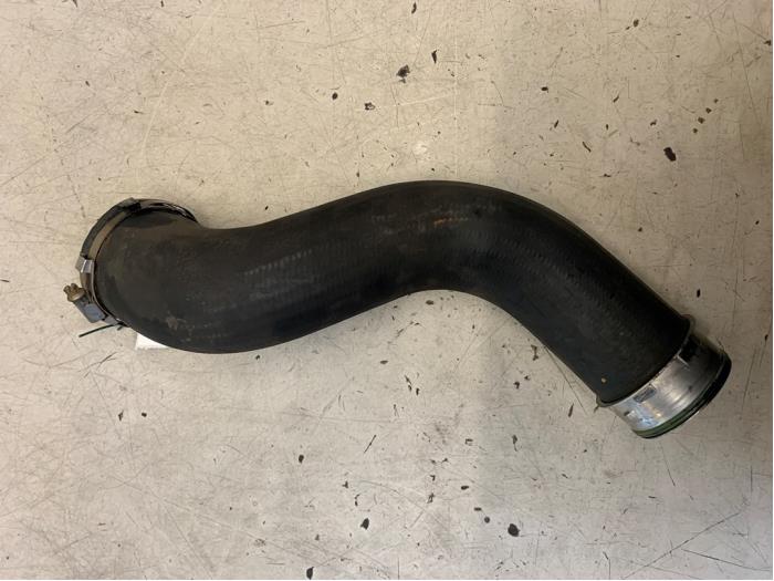 Gebruikte Intercooler Slang Mercedes C Estate (S204) 2.2 C-200 CDI 16V . Prijs € 20,00 Margeregeling aangeboden door Poolman autodemontage