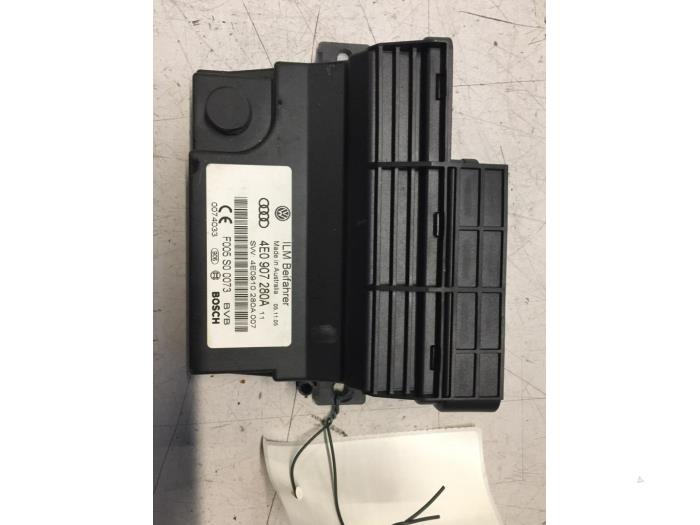 Gebruikte Computer Body Control Audi A8 (D3) 4.2 TDI V8 32V Quattro Prijs € 50,00 Margeregeling aangeboden door Poolman autodemontage