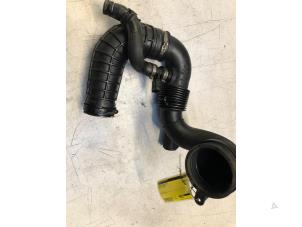 Gebruikte Aanzuigslang Lucht Audi A8 (D3) 4.2 TDI V8 32V Quattro Prijs € 30,00 Margeregeling aangeboden door Poolman autodemontage
