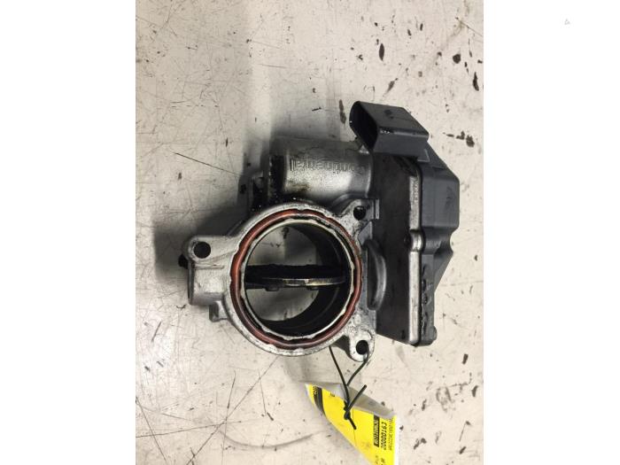 Gasklephuis van een Audi A8 (D3) 4.2 TDI V8 32V Quattro 2006