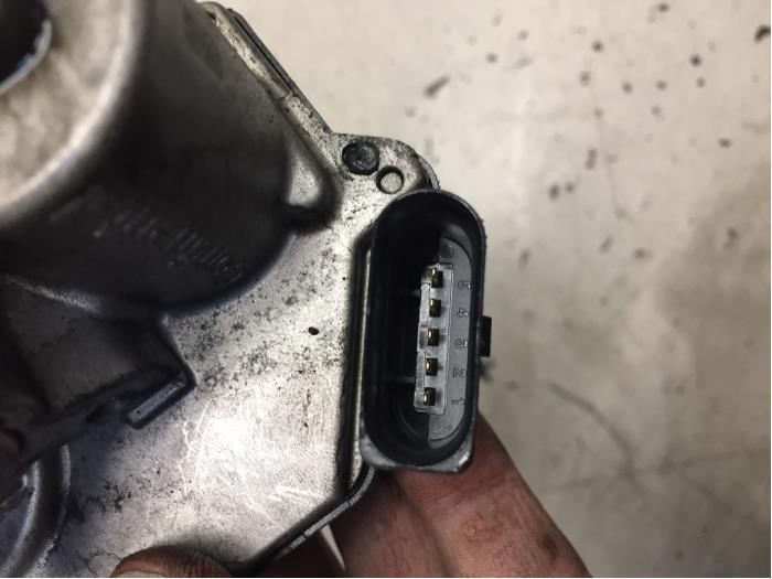 Gasklephuis van een Audi A8 (D3) 4.2 TDI V8 32V Quattro 2006