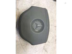 Gebruikte Airbag links (Stuur) Mercedes ML II (164/4JG) 4.0 ML-420 CDI 4-Matic V8 32V Prijs € 40,00 Margeregeling aangeboden door Poolman autodemontage