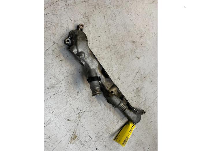 Waterpijp van een BMW X5 (E53) 4.4 V8 32V 2003