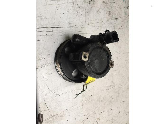 Gebruikte Servopomp Renault Kangoo Express (FC) 1.5 dCi 60 Prijs € 30,00 Margeregeling aangeboden door Poolman autodemontage