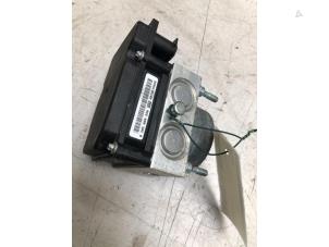 Gebruikte ABS Pomp Renault Clio II (BB/CB) 1.2 16V Prijs € 30,00 Margeregeling aangeboden door Poolman autodemontage