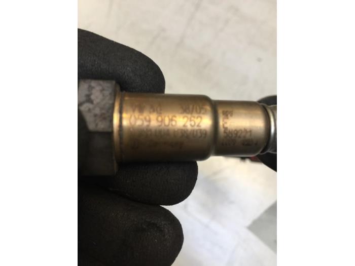 Lambda Sonde van een Audi A4 Avant Quattro (B7) 3.0 TDI V6 24V 2005