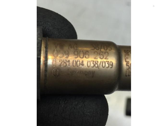 Lambda Sonde van een Audi A4 Avant Quattro (B7) 3.0 TDI V6 24V 2005