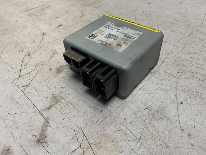 Gebruikte Stuurbekrachtiging Computer Renault Twingo II (CN) 1.5 dCi 90 FAP Prijs € 40,00 Margeregeling aangeboden door Poolman autodemontage