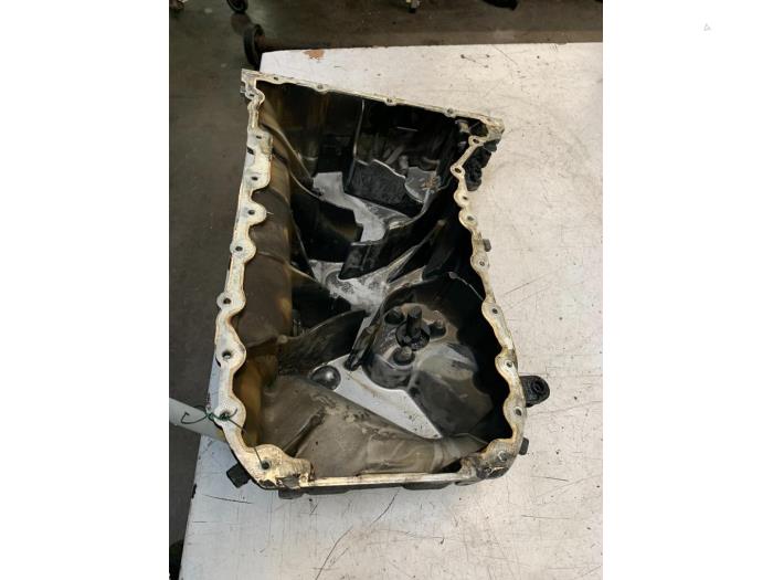 Gebruikte Carterpan Volkswagen Transporter T5 2.5 TDi Prijs € 36,30 Inclusief btw aangeboden door Poolman autodemontage