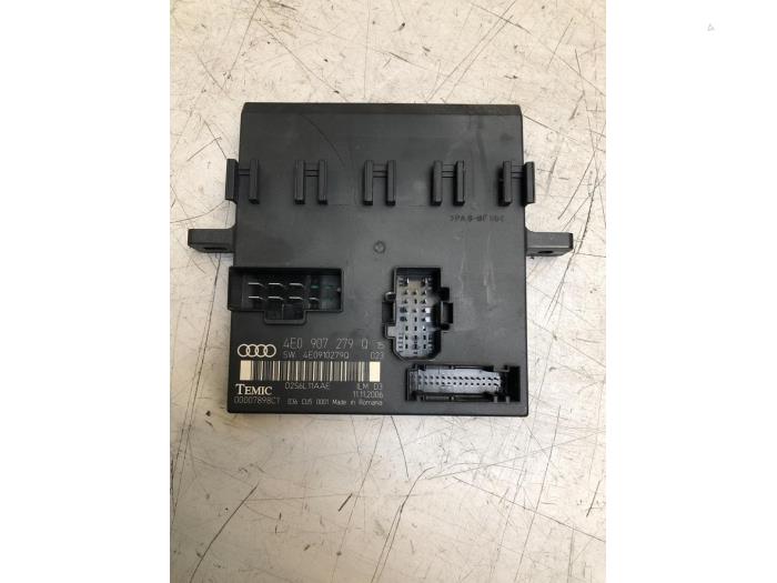 Gebruikte Computer Diversen Audi A8 (D3) 4.2 TDI V8 32V Quattro Prijs € 40,00 Margeregeling aangeboden door Poolman autodemontage
