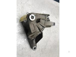 Gebruikte Motorsteun Chevrolet Cruze SW 2.0 D 16V Prijs € 30,00 Margeregeling aangeboden door Poolman autodemontage