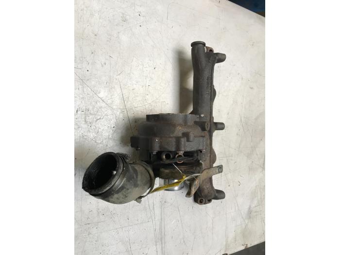Gebruikte G-lader Volvo XC70 (BZ) 2.4 D5 20V AWD Prijs € 75,00 Margeregeling aangeboden door Poolman autodemontage