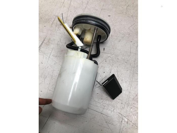 Benzinepomp van een Honda Civic (FK/FN) 2.0i Type R VTEC 16V 2009