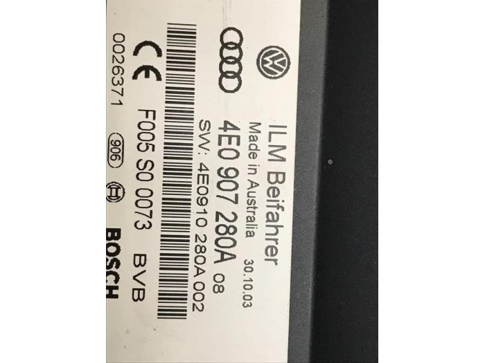 Computer Body Control van een Audi A8 (D3) 3.7 V8 40V Quattro 2004