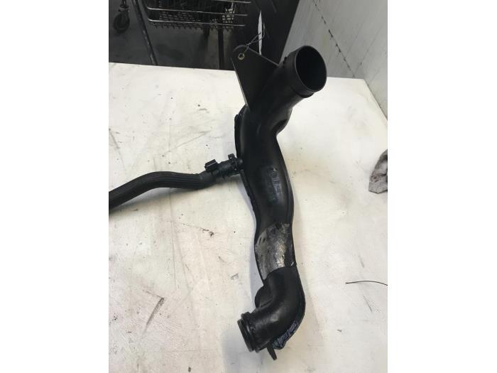 Gebruikte Intercooler Buis Fiat Scudo (270) 2.0 D Multijet Prijs € 30,00 Margeregeling aangeboden door Poolman autodemontage