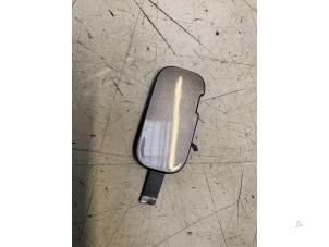 Gebruikte Afdekkap Sleepoog voor Honda HR-V (RU) 1.6 i-DTEC 16V Prijs € 30,00 Margeregeling aangeboden door Poolman autodemontage