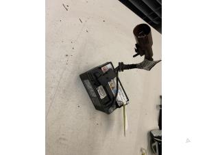 Gebruikte Support accu Volvo V50 (MW) 1.6 D 16V Prijs € 30,00 Margeregeling aangeboden door Poolman autodemontage