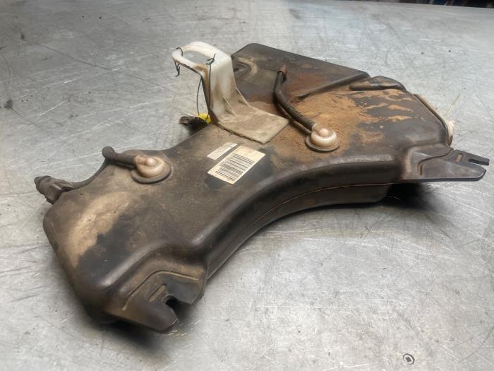 Additatief tank van een Citroën C5 III Tourer (RW) 2.0 HDiF 16V 2011