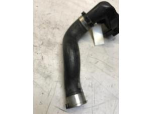 Gebruikte Turboslang Mercedes A (W176) 1.6 A-180 16V Prijs € 30,00 Margeregeling aangeboden door Poolman autodemontage