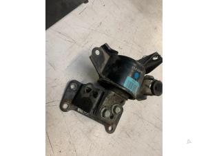 Gebruikte Versnellingsbak Steun Kia Cee'd Sporty Wagon (EDF) 1.6 CRDi 16V Prijs € 30,00 Margeregeling aangeboden door Poolman autodemontage