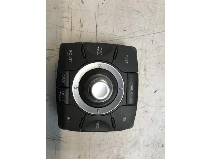 Gebruikte Bediening boordcomputer Renault Laguna II Grandtour (KG) 2.0 16V Turbo Prijs € 40,00 Margeregeling aangeboden door Poolman autodemontage