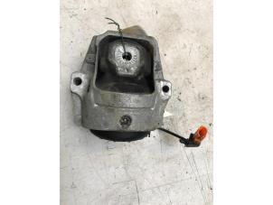 Gebruikte Motorsteun Audi A4 Avant (B8) 2.0 TDI 16V Prijs € 25,00 Margeregeling aangeboden door Poolman autodemontage