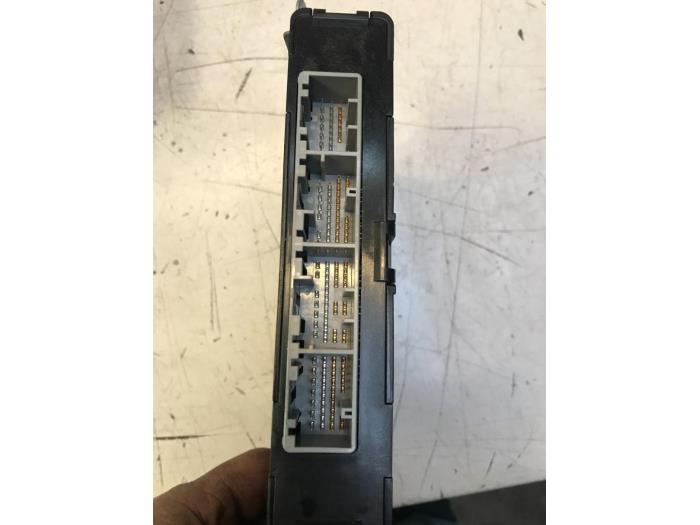 Module (diversen) van een Toyota Yaris III (P13) 1.5 16V Hybrid 2014