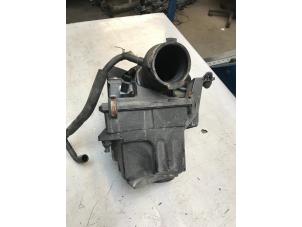 Gebruikte Luchtfilterhuis Mazda 5 (CR19) 2.0i 16V Prijs € 30,00 Margeregeling aangeboden door Poolman autodemontage