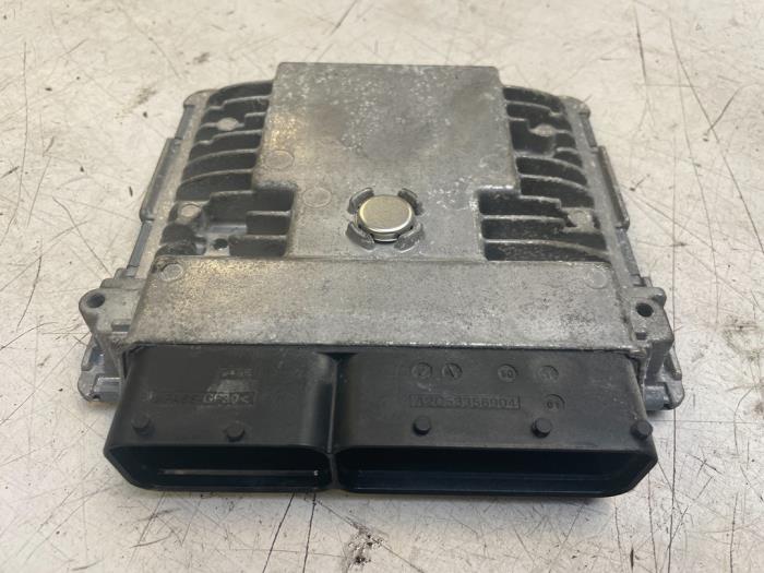 Computer Motormanagement van een Skoda Fabia II (5J) 1.2 TSI 2012