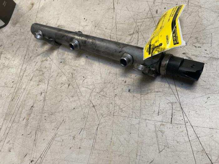 Brandstofdruk sensor van een Mercedes-Benz ML II (164/4JG) 3.0 ML-280 CDI 4-Matic V6 24V 2008