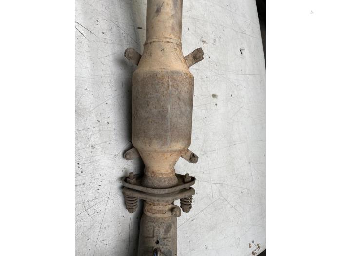 Uitlaat voorpijp van een Suzuki Grand Vitara II (JT) 2.4 16V 2009