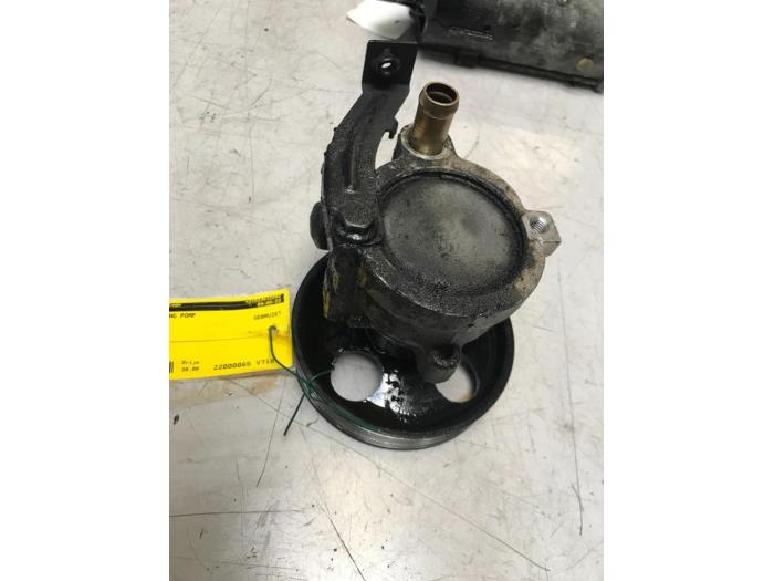 Stuurbekrachtiging Pomp van een Volvo V40 (VW) 1.9 D 2003