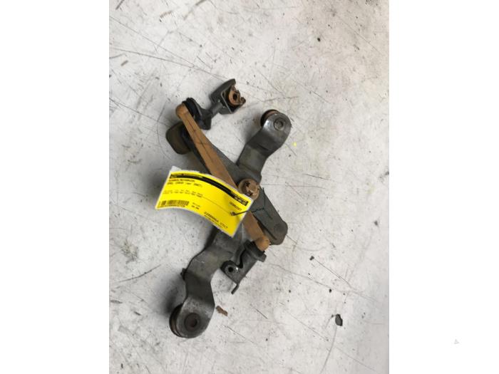 Schakelmechaniek van een Opel Corsa D 1.4 16V Twinport 2007