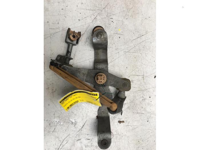 Schakelmechaniek van een Opel Corsa D 1.4 16V Twinport 2007