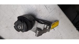 Gebruikte Motorsteun Volvo S60 I (RS/HV) 2.4 D5 20V Prijs € 20,00 Margeregeling aangeboden door Poolman autodemontage
