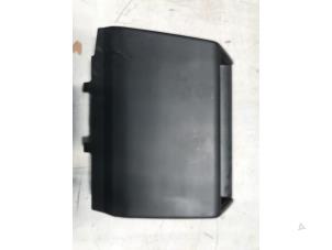 Gebruikte Opbergvak Tesla Model X P100D Prijs € 40,00 Margeregeling aangeboden door Poolman autodemontage