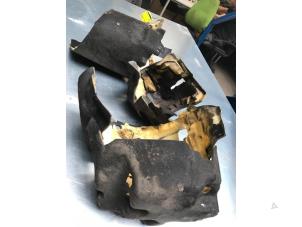 Gebruikte Motorkap Isolatie Tesla Model X P100D Prijs € 50,00 Margeregeling aangeboden door Poolman autodemontage