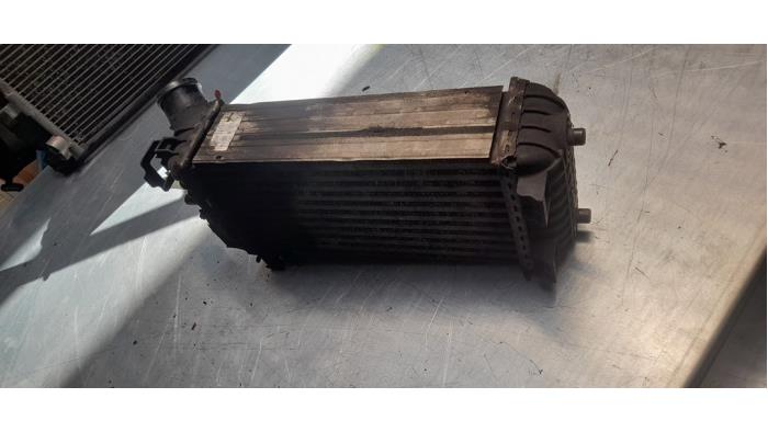 Intercooler van een Ford Grand C-Max (DXA) 1.6 TDCi 16V 2011