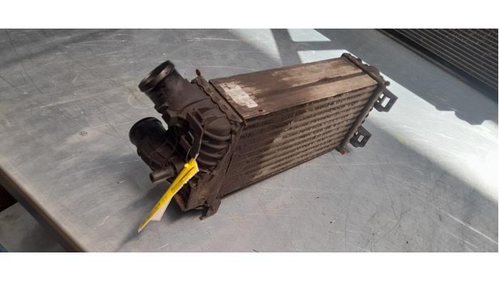 Intercooler van een Ford Grand C-Max (DXA) 1.6 TDCi 16V 2011