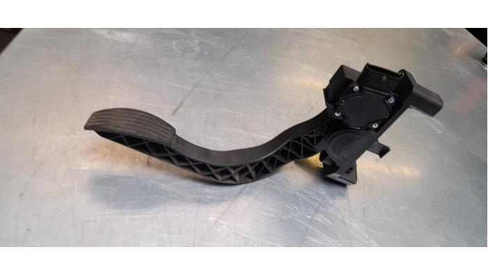 Gebruikte Gasklep Positiesensor Iveco New Daily V 35C17/C17D/S17, 40/45/50/60/70C17 Prijs € 48,40 Inclusief btw aangeboden door Poolman autodemontage