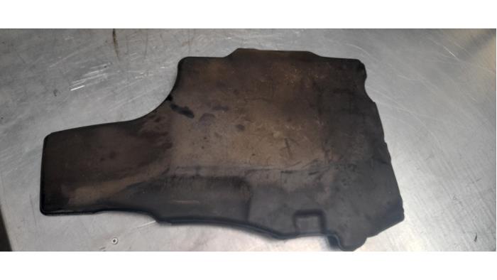 Gebruikte Afdekplaat motor Iveco New Daily V 35C17/C17D/S17, 40/45/50/60/70C17 Prijs € 24,20 Inclusief btw aangeboden door Poolman autodemontage