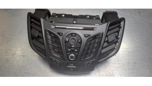 Gebruikte Radiobedienings paneel Ford Fiesta 6 (JA8) 1.0 SCI 12V 80 Prijs € 50,00 Margeregeling aangeboden door Poolman autodemontage